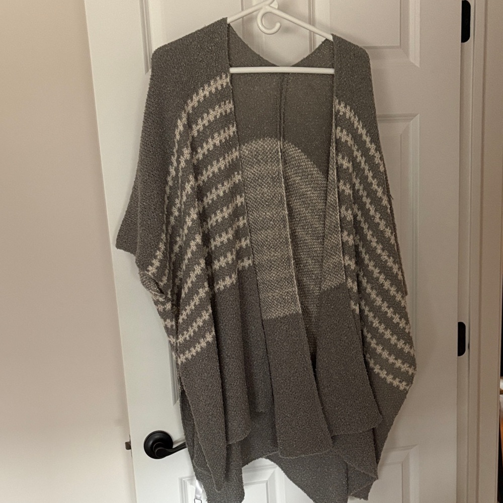 Gray Patterned Women's Poncho